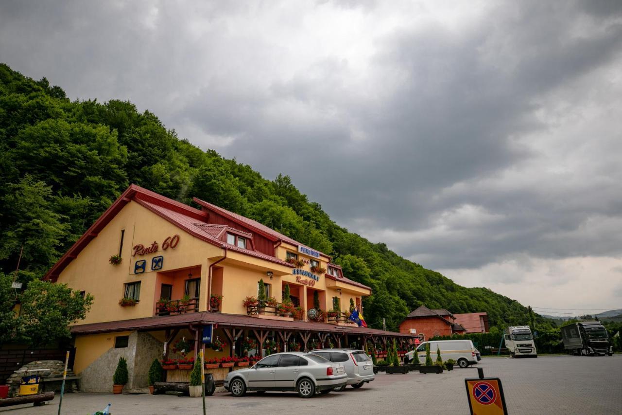 Pensiune Restaurant Route60 Ciucea エクステリア 写真