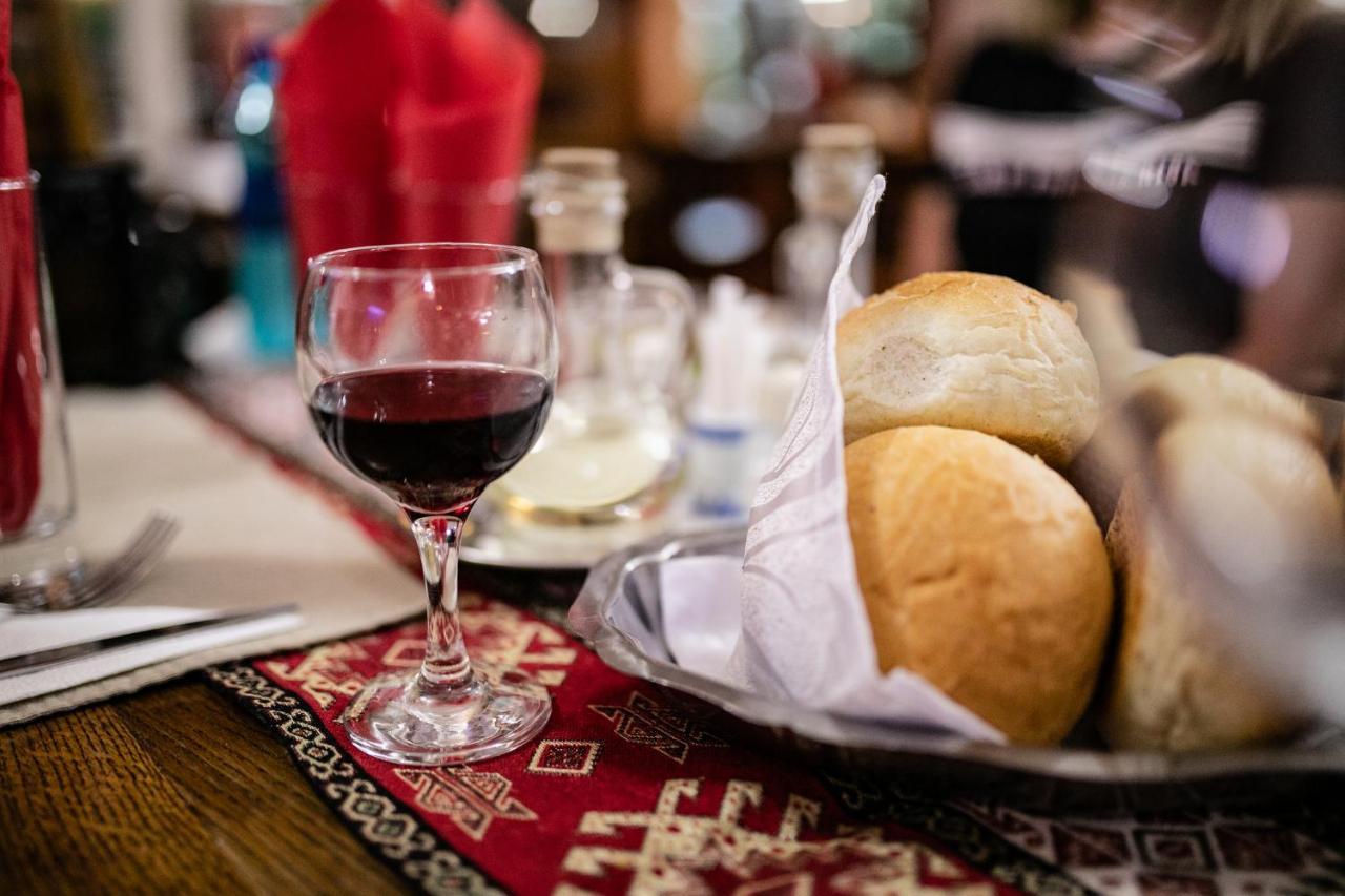 Pensiune Restaurant Route60 Ciucea エクステリア 写真