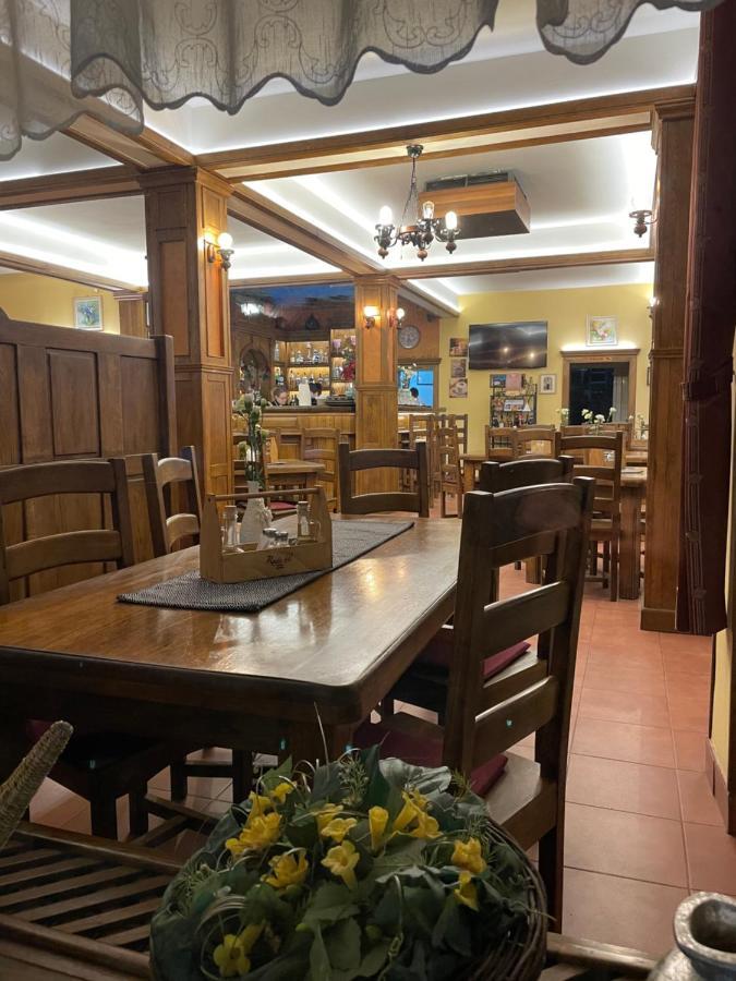 Pensiune Restaurant Route60 Ciucea エクステリア 写真